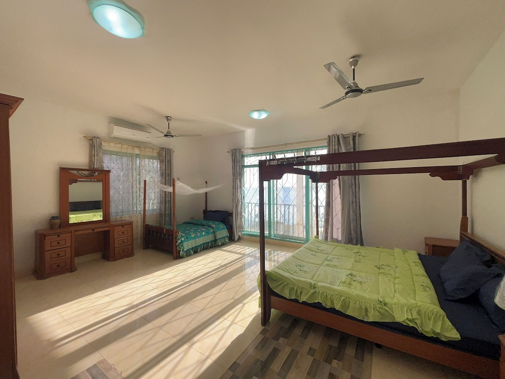 芒果海滩酒店Mango Beach Hotel