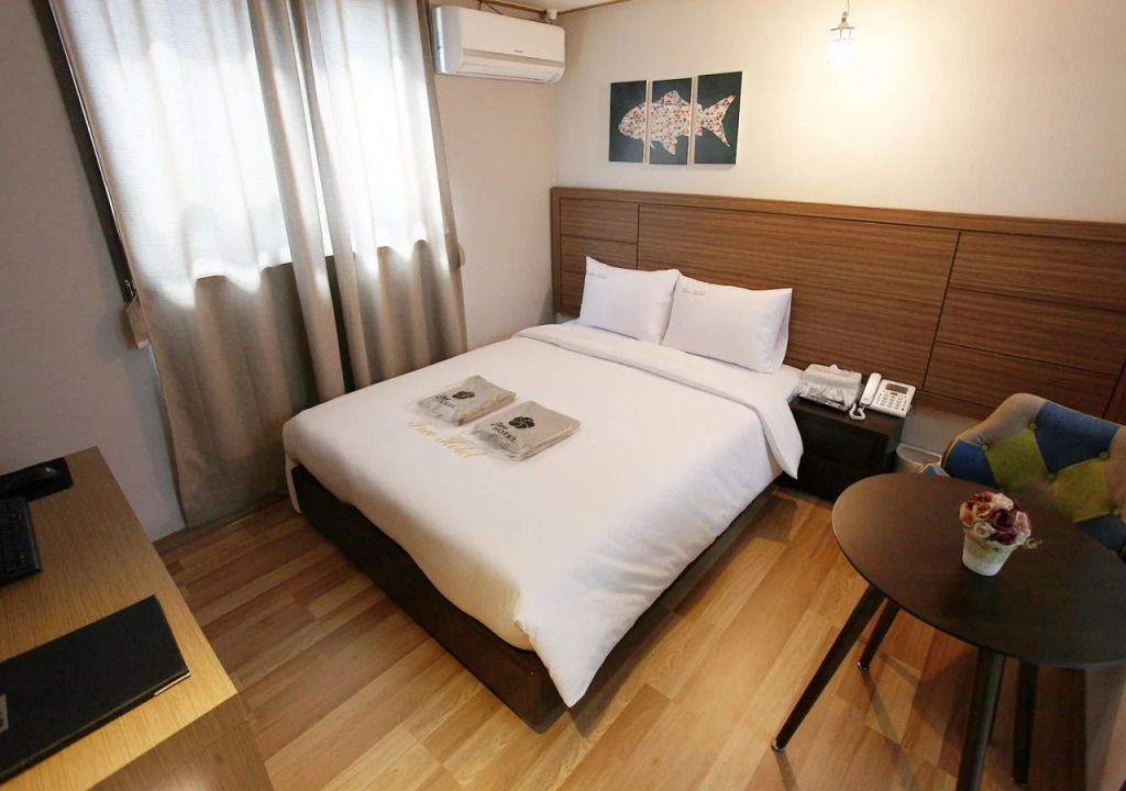 Free Hotel