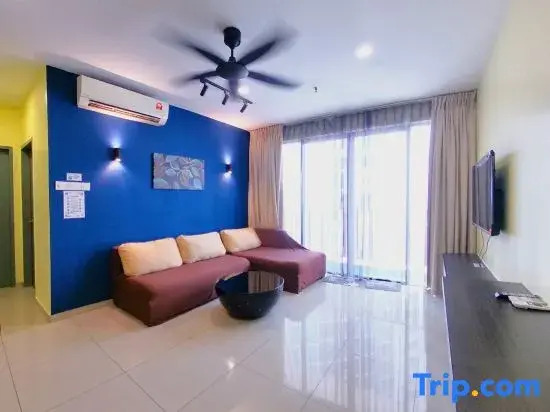 Up to 9pax, i-City i-Suite FREE WIFI 50"TV