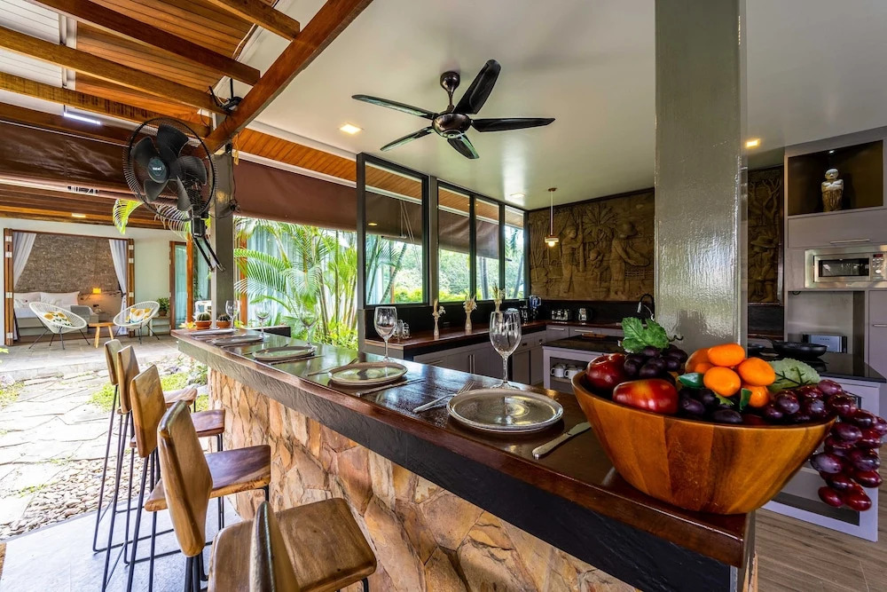 Secluded Oasis for Family - BM5
