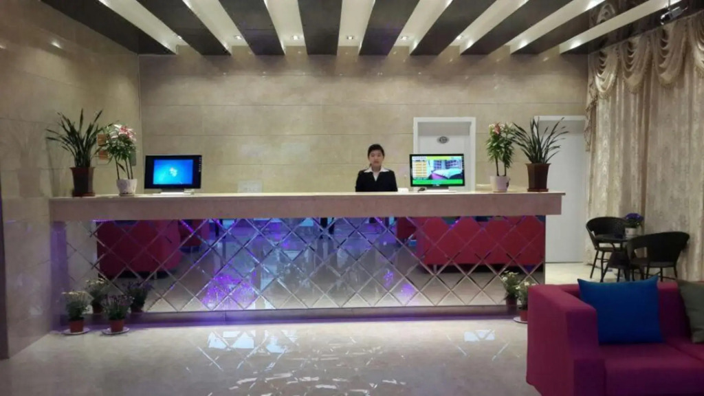 Film and Television Youth Hotel (Shanghai Chefeng Road)