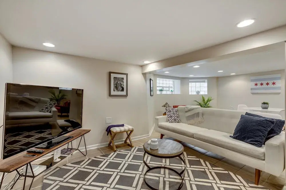 Charming 2 Bedroom Apartment in Logan Square by AllSet Turnover
