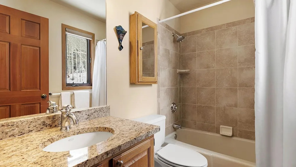 Riverside Condos B204 by Avantstay Condo Close To Downtown, Town Park & Ski Lift #8