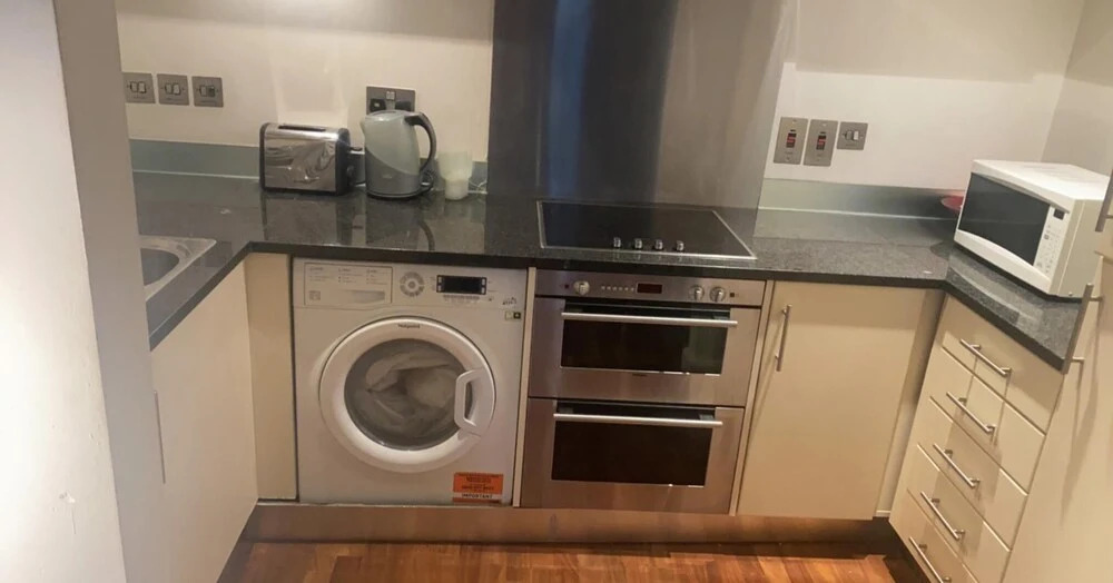 Lovely 1-bed Apartment Canary Wharf in London