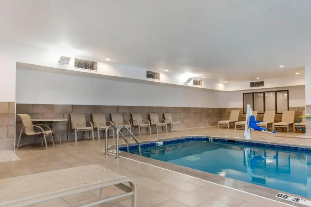 Country Inn & Suites By Carlson St. Charles