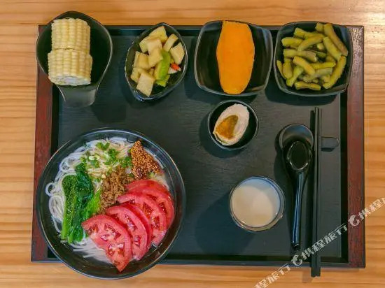 Yunzhiguo Yunduan Lakeview Holiday Hotel