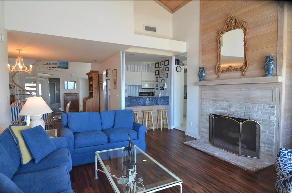 412 Doctor's Orders 4 Br villa by RedAwning