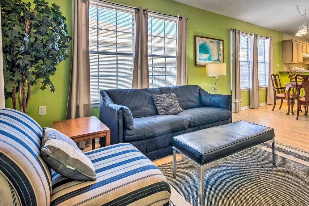Cute Pensacola Townhome ~ 9 Mi to Downtown!