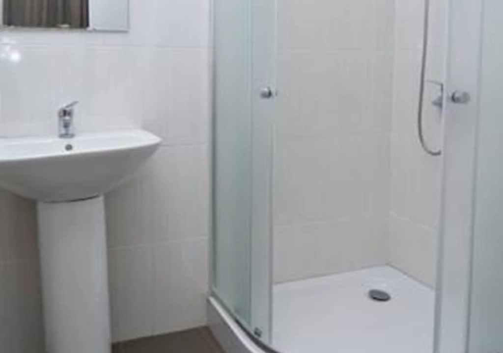 City Hotel by Picnic