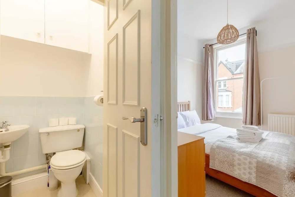 Roomy 3BD by Hampstead Heath!