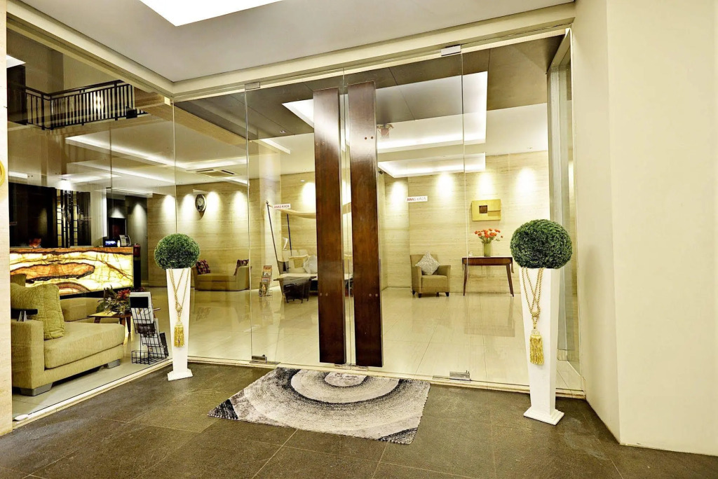 ZEN Rooms Kuningan Tiong