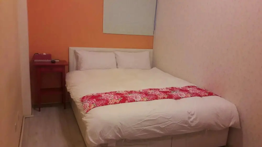 Luodong Night Market Yis B&B