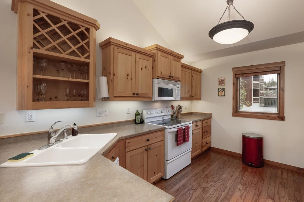 Silversnow 476 3 Bedroom Townhouse by RedAwning