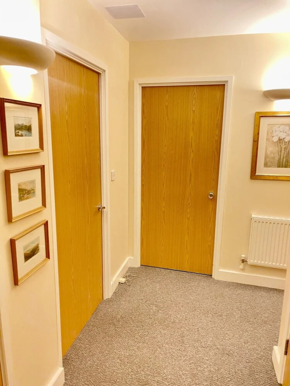 Lovely 2-bed Apartment With 2 Bathrooms in London