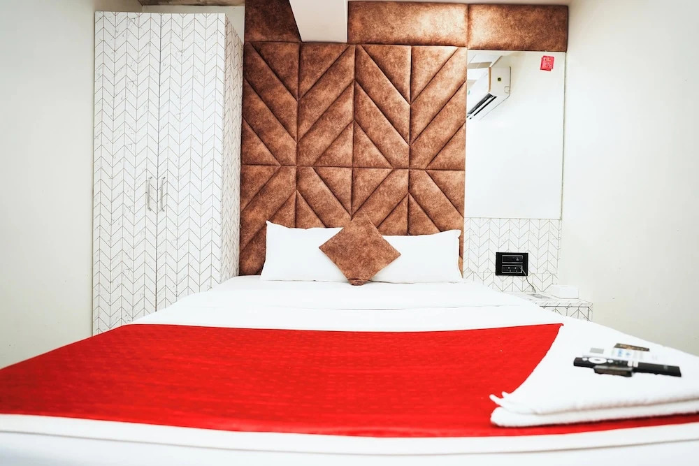 Hotel O Versova Inn