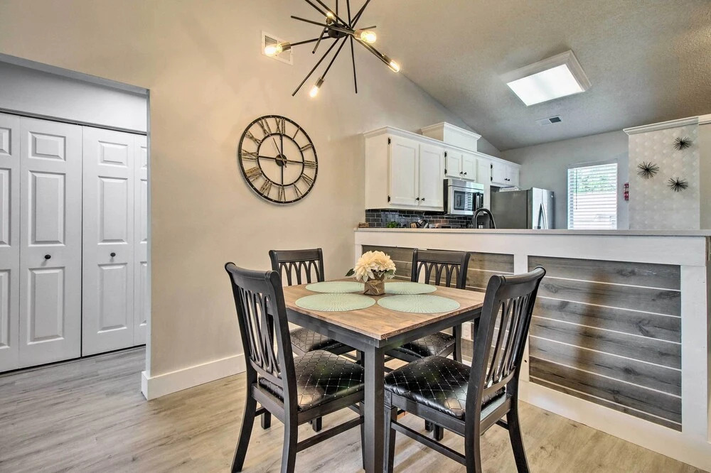Hinesville Condo: Grill, 4 Mi to Fort Stewart
