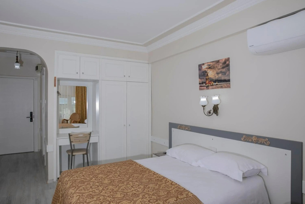 Hali Hotel