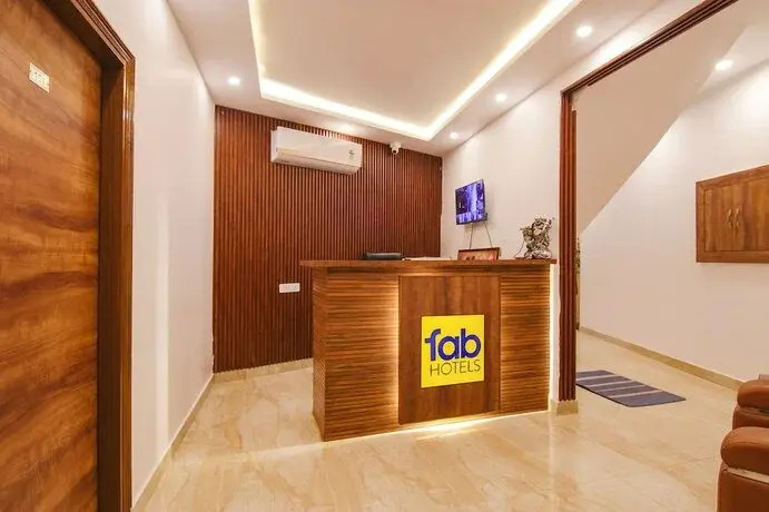 HOTEL AMBASSADOR SUKHNA LaKE