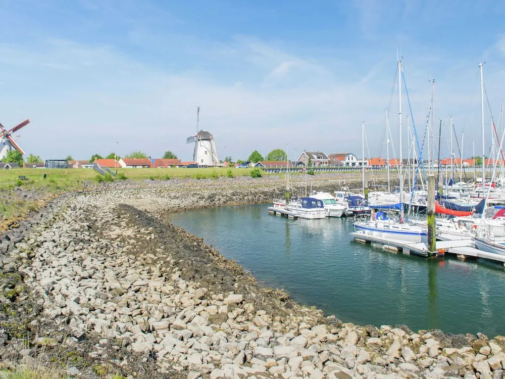 Modern, High-quality Chalet With Wifi Near the Oosterschelde