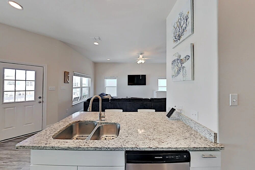 110nnaut 2 Bedroom Home