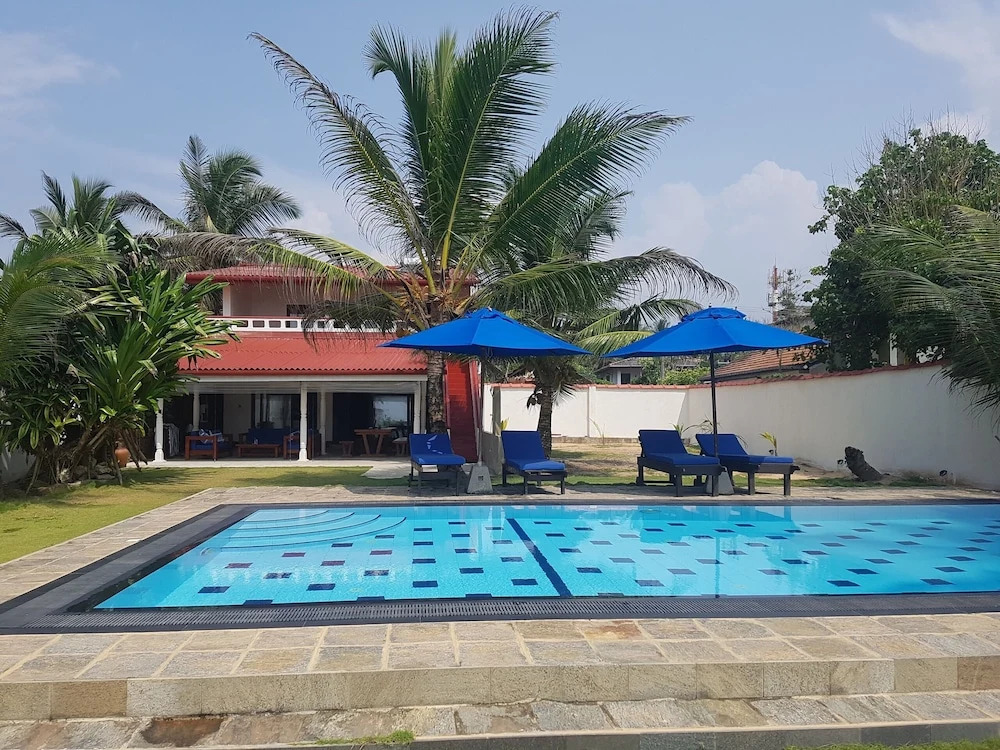 Tropical Beach House Hikkaduwa