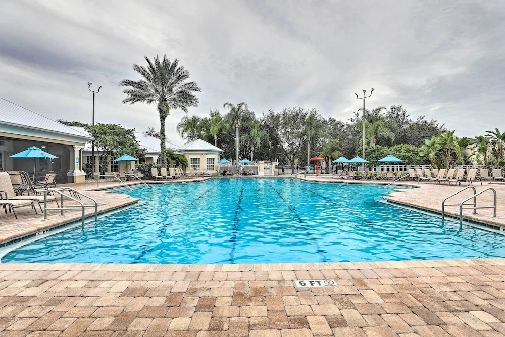 5 Mi to Disney World: Retreat w/ Pool & Lanai