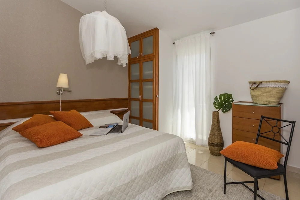 Villa Lola