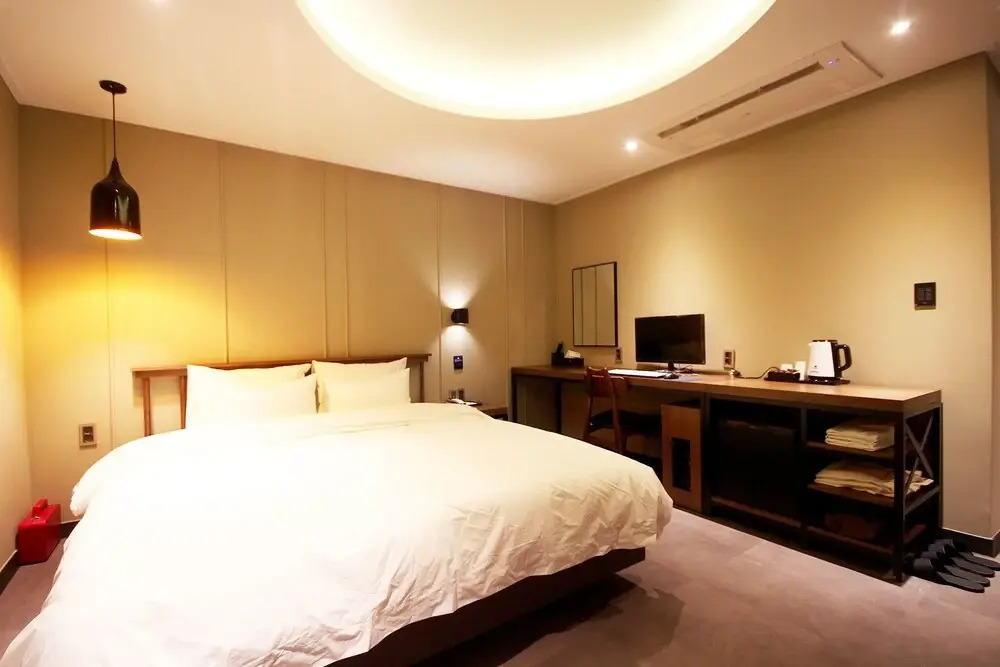 Mango Hotel