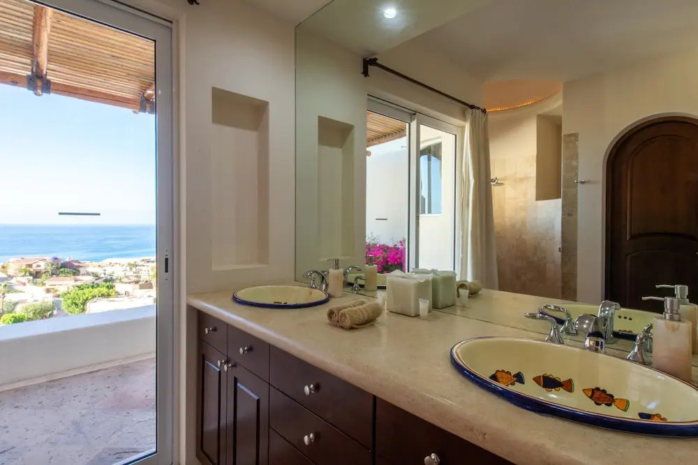 Luxury 5BR Villa, Sleeps 14 W/ocean View: Villa Perla de Law