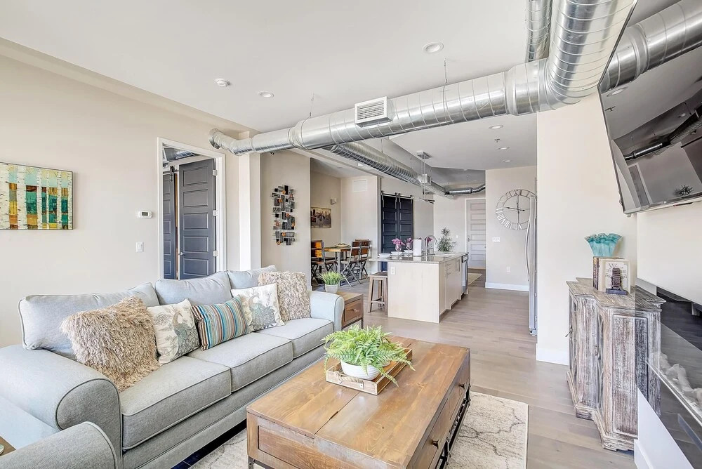 Rino Art Lofts - Modern Rustic Oasis - Sleeps 6