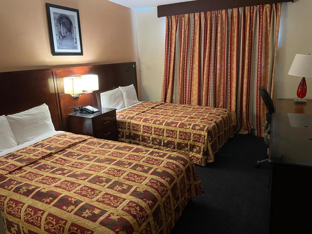 Grand Inn