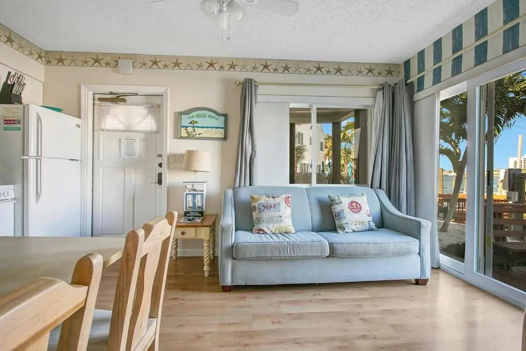Five Palms Suite 110 - Daily - Weekly - Monthly