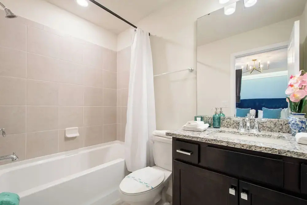 15993CCL Windsor Cay Resort