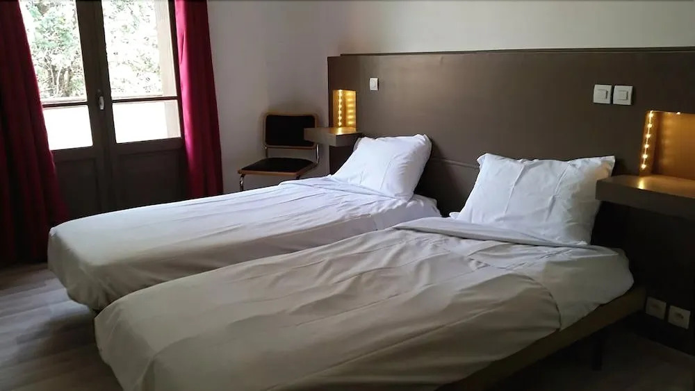 Logis Hotel-restaurant Les Glycines