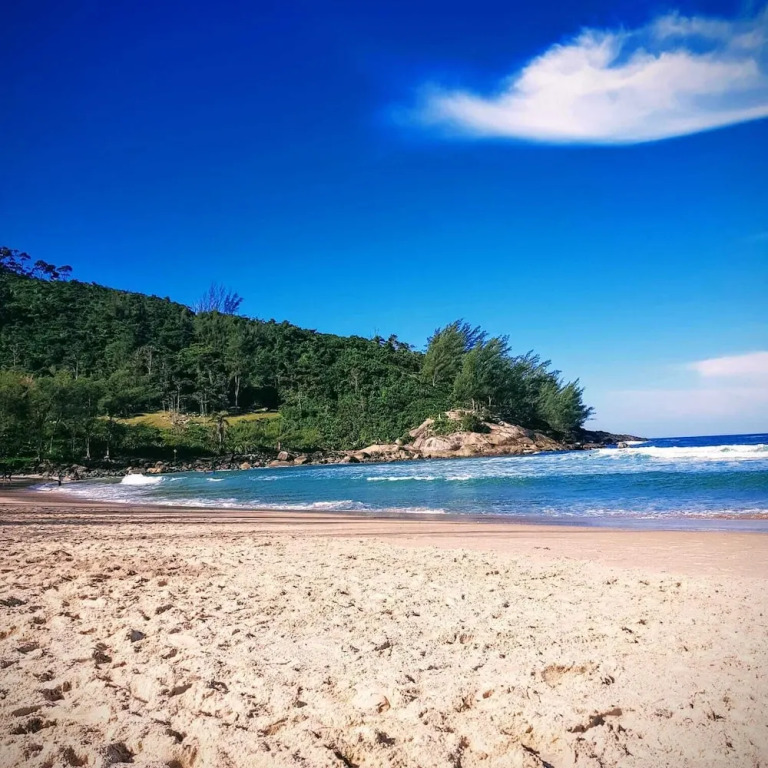 Pantai Karah Pousada