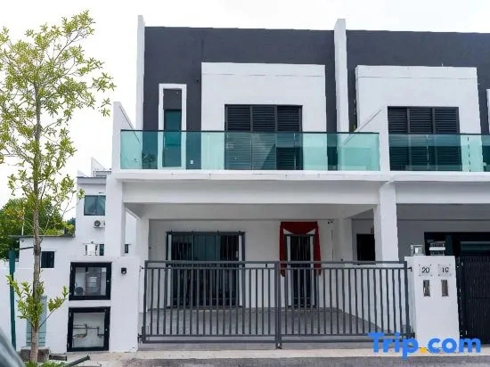 NewCity Living 4BR 9 Pax @ALMA Santuari
