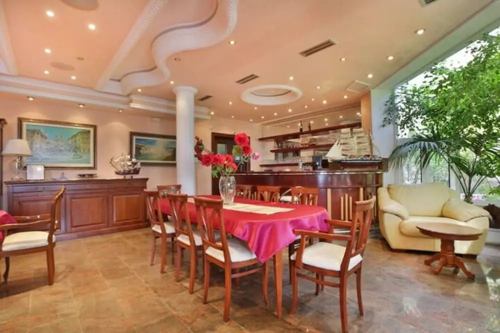 Royal Holiday Apartments Sveti Stefan