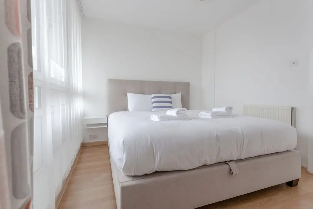 Regents Park View Apartment