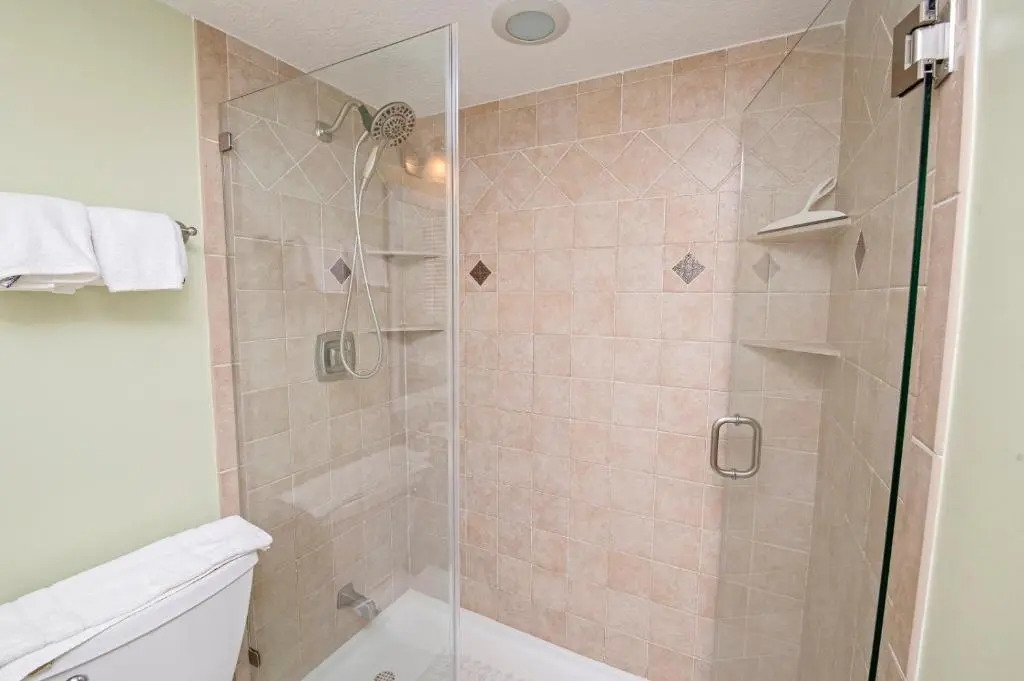 8202 Near Ocean 2nd Floor SE