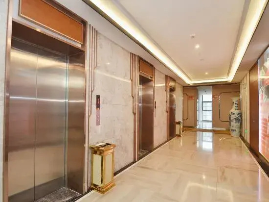 Lujiang County Hung Chun Garden Business Hotel