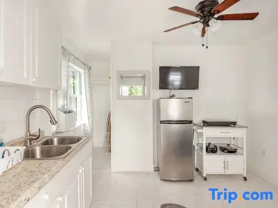 Room-small Cozy Apartment