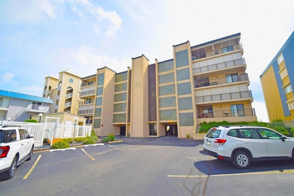 Amber Waves 300 3 Bedroom Condo by RedAwning