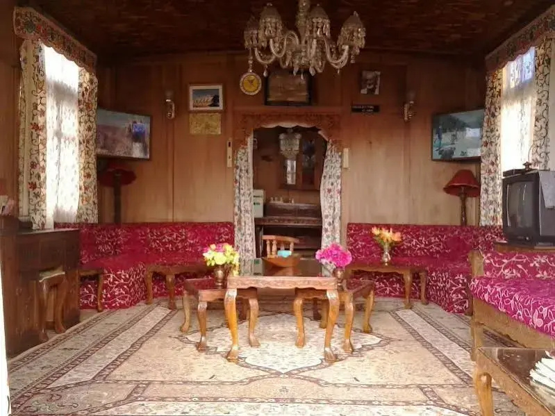 Houseboat Ambassador
