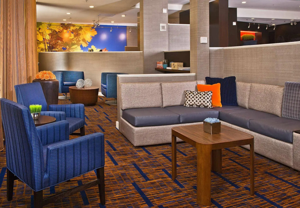 Courtyard Charlotte SouthPark