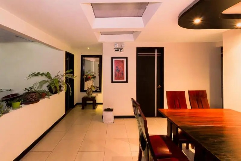 Hotel Alojate In