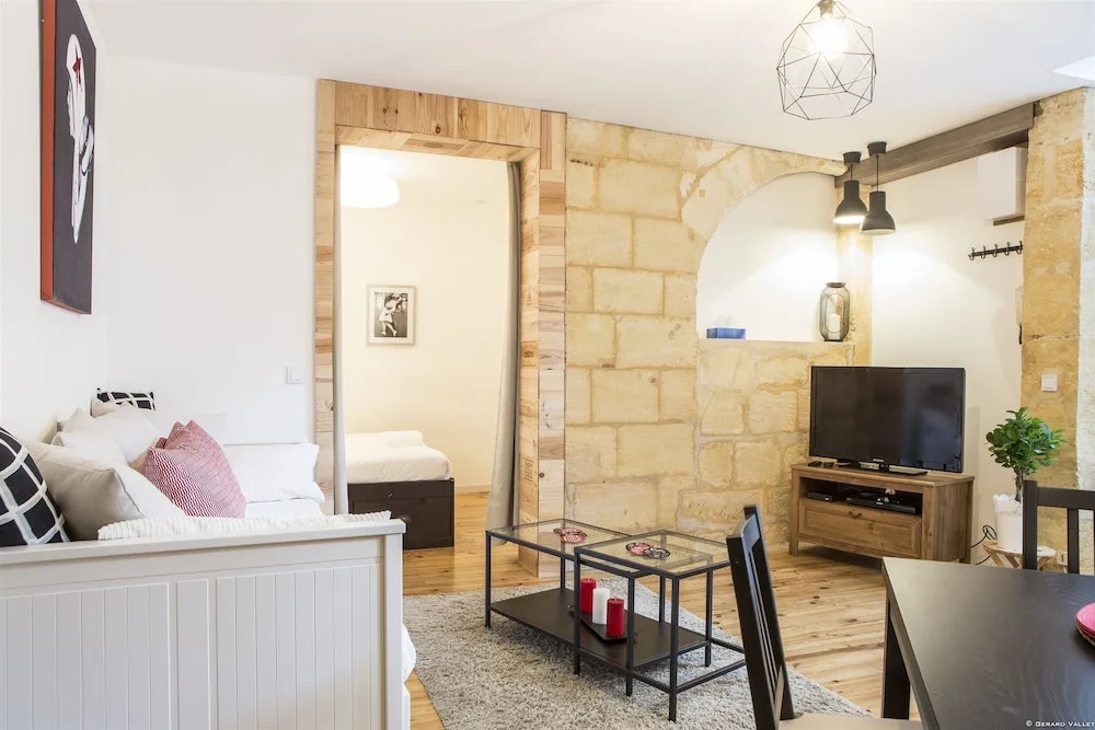 Appartement une chambre Cheverus 36