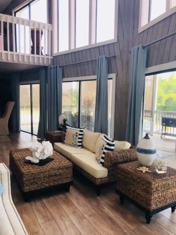 Seas The Day 5 Bedroom Home