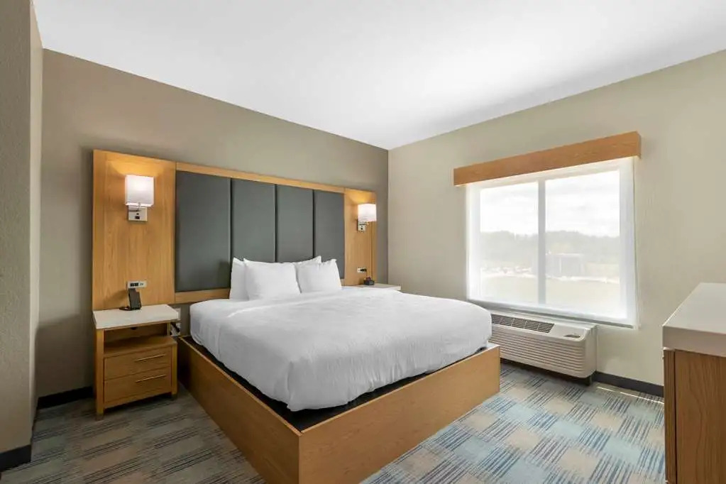 La Quinta Inn & Suites by Wyndham Coralville Iowa City