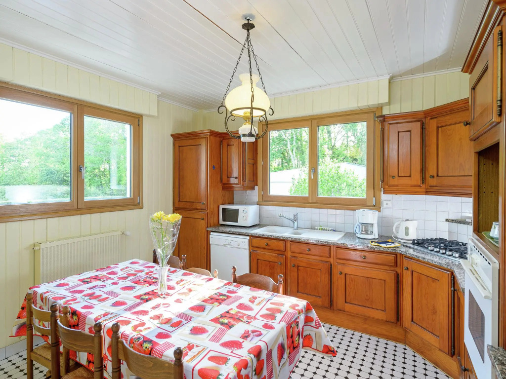 Beautiful villa with swimming pool, a large garden located in a beautiful green area