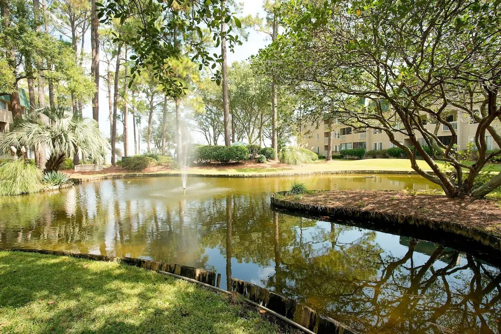 A Peace N Paradise - Contemporary Poolside 2bd/2ba 2 Bedroom Condo